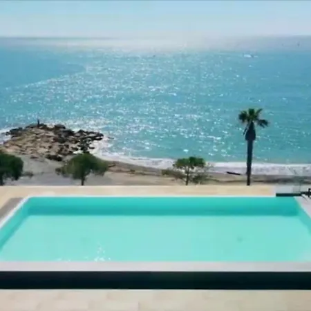 Feet In The Water Friendly Cozy And Unique Villeneuve-Loubet