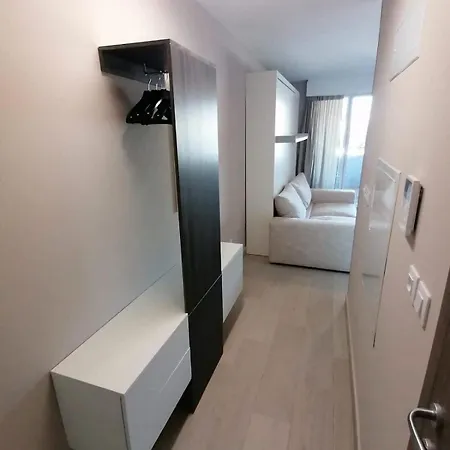 Feet In The Water Friendly Cozy And Unique Apartment Villeneuve-Loubet