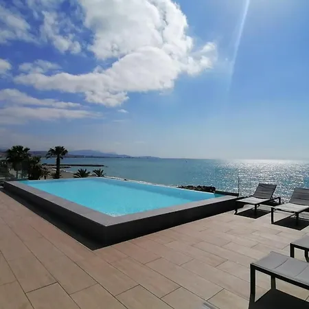 Feet In The Water Friendly Cozy And Unique * Villeneuve-Loubet